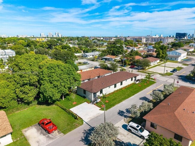 Building Photo - 601 NW 3rd Ave