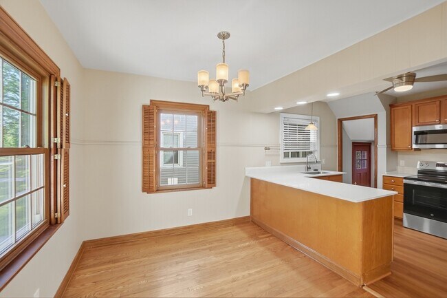 Building Photo - 1028 Colwick Dr
