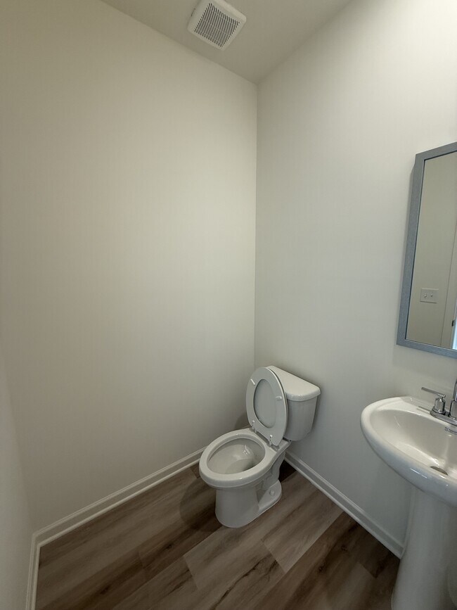 Building Photo - 1019 Homestead Dr