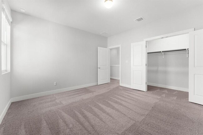 Building Photo - 2205 Vino Dulce