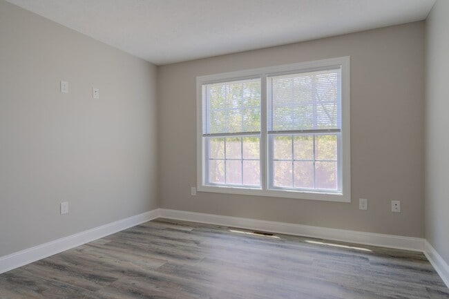 Building Photo - Available for the 2026-2027 lease term.