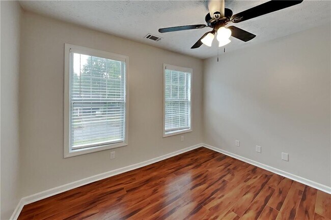 Building Photo - 7318 Coral Lake Dr