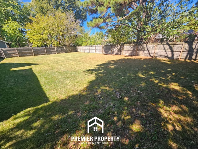 Building Photo - 3951 Silverleaf Rd