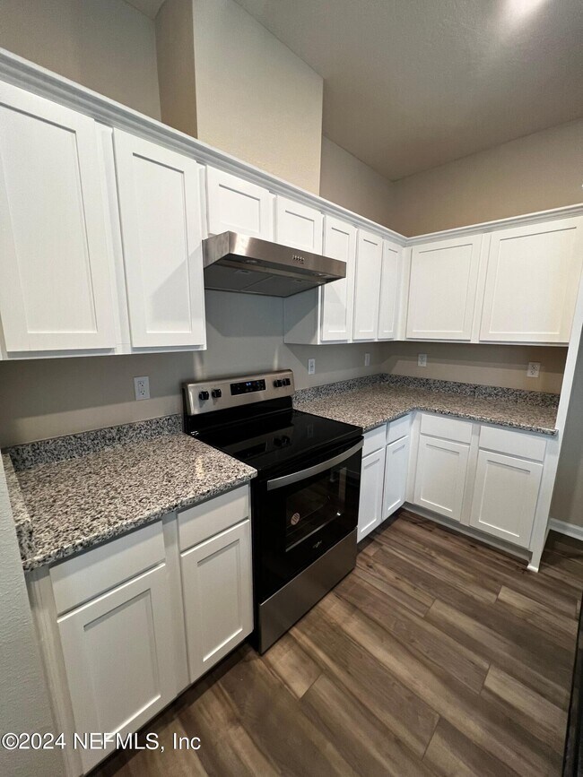 Building Photo - 11804 Beardgrass Wy