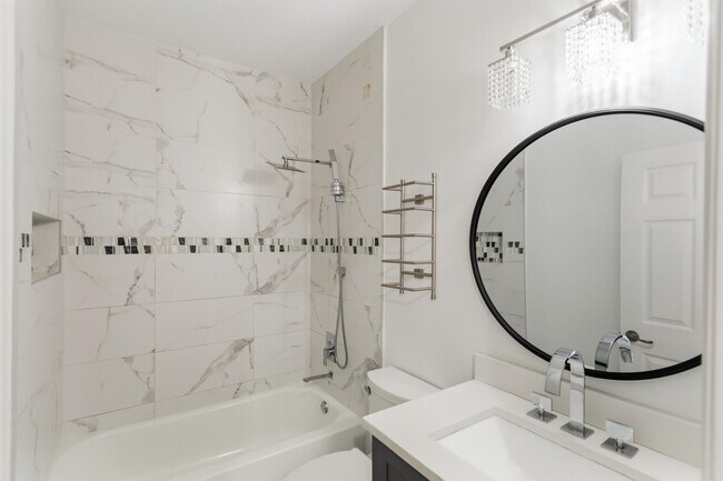 Building Photo - 5056 SW 141st Ave