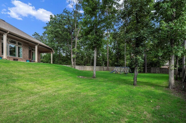 Building Photo - 1810 Daly Way