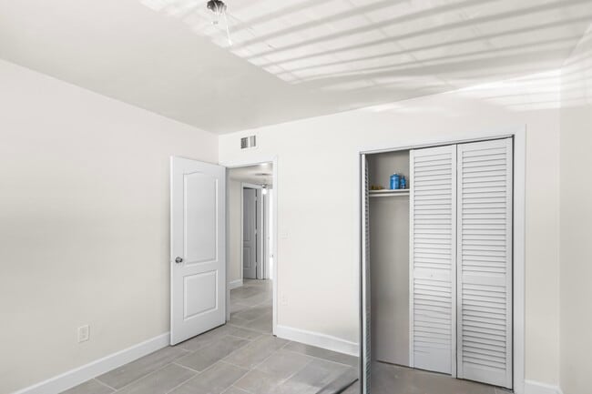 Building Photo - 1882 SW 17th Ave