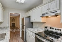 Building Photo - 102 Kelly Dr