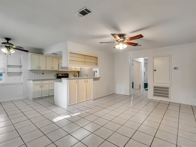 Building Photo - 15443 W Willowwind Cir