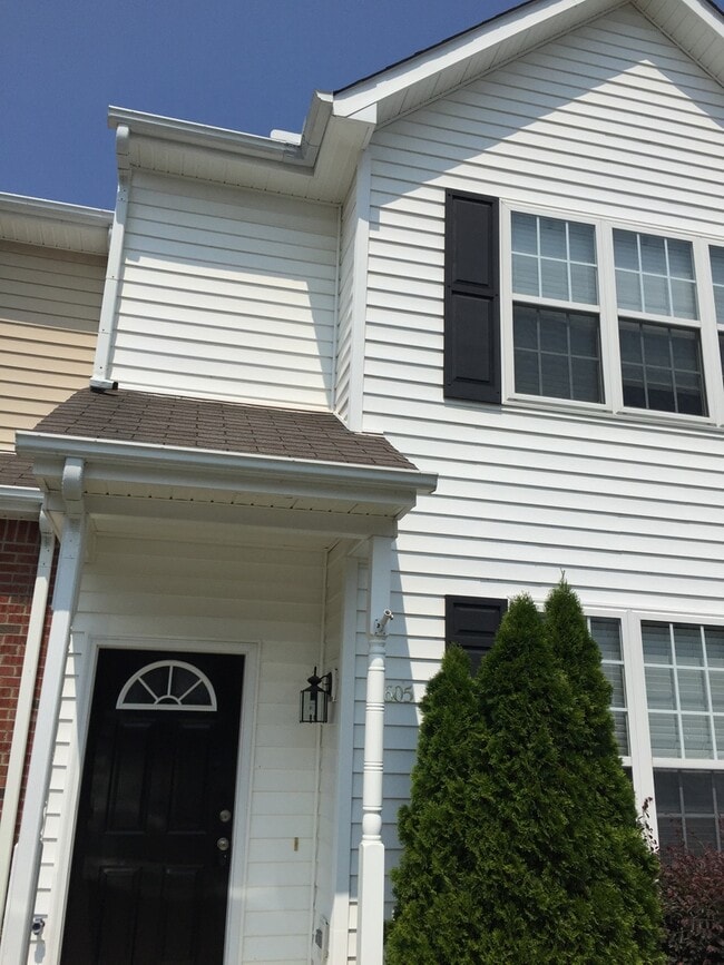 Building Photo - 8605 London Park Ct