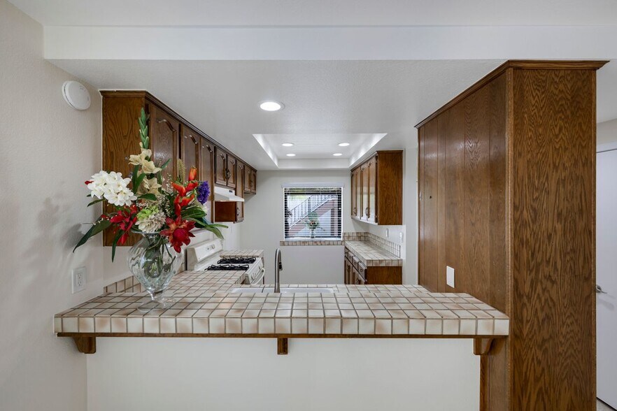 Building Photo - 319 Molokai Dr
