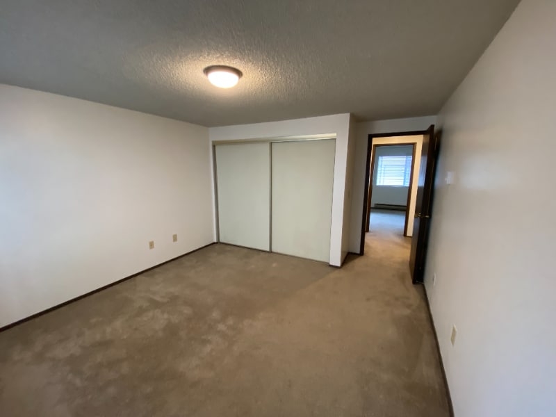 Building Photo - 1220 N 137th St