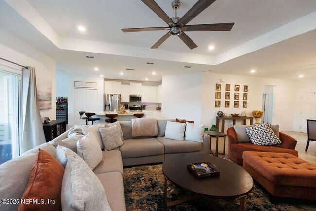 Building Photo - 9639 Gaynor Cir