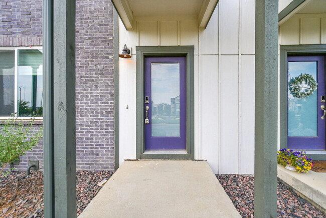 Building Photo - $3,195, 3 bed, 3.1 bath, located in Broomf...