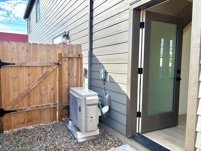 Building Photo - St. Johns New Build - Bright and Spacious End Unit 2 Bedroom with A/C, Washer/Dryer and Private P...