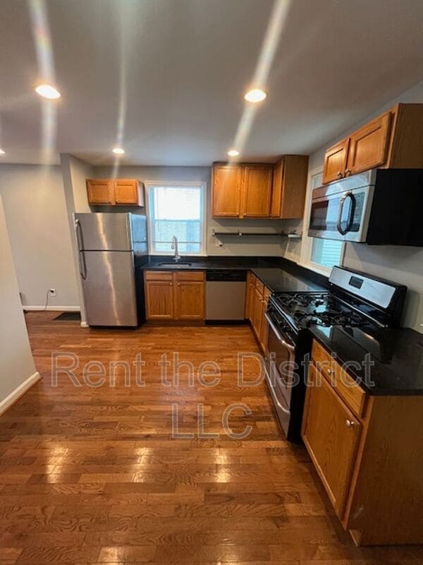 Building Photo - 4612 Bass Pl SE