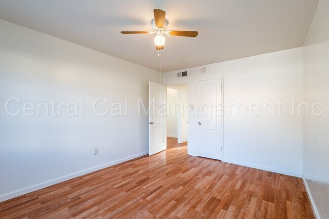 Building Photo - 3029-3031 Horrace Mann