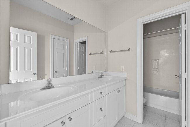 Building Photo - 5343 Kiam St