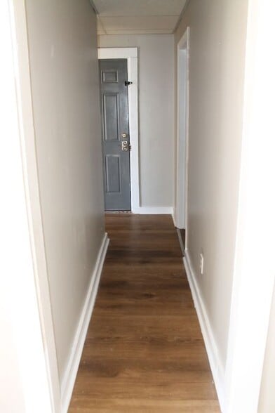 Building Photo - 20 Bellevue St