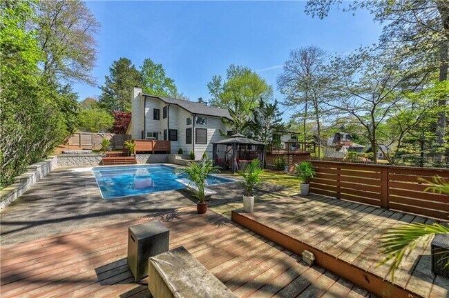 Building Photo - 3360 Turtle Lake Dr SE
