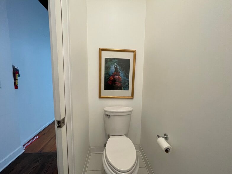 Building Photo - 3112 N California Ave