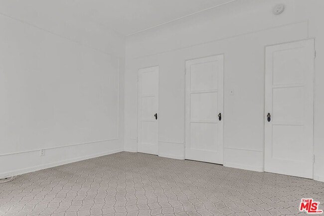 Building Photo - 118 N Harper Ave