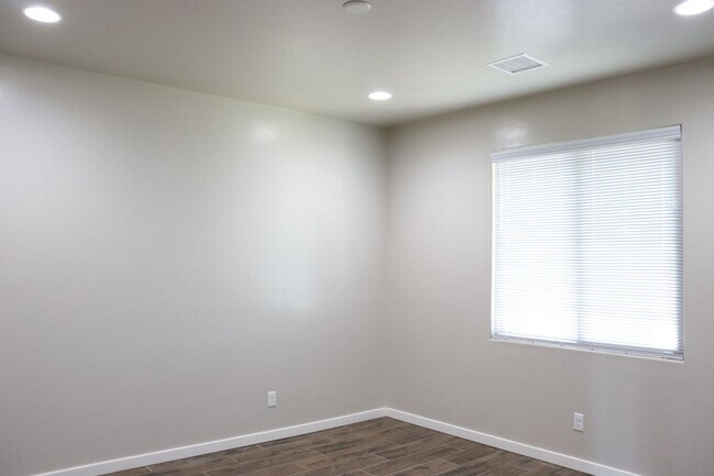 Building Photo - Welcome to your Southern Arizona desert oasis!