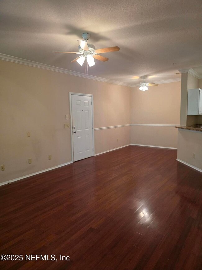 Building Photo - 13810 Sutton Park Dr N
