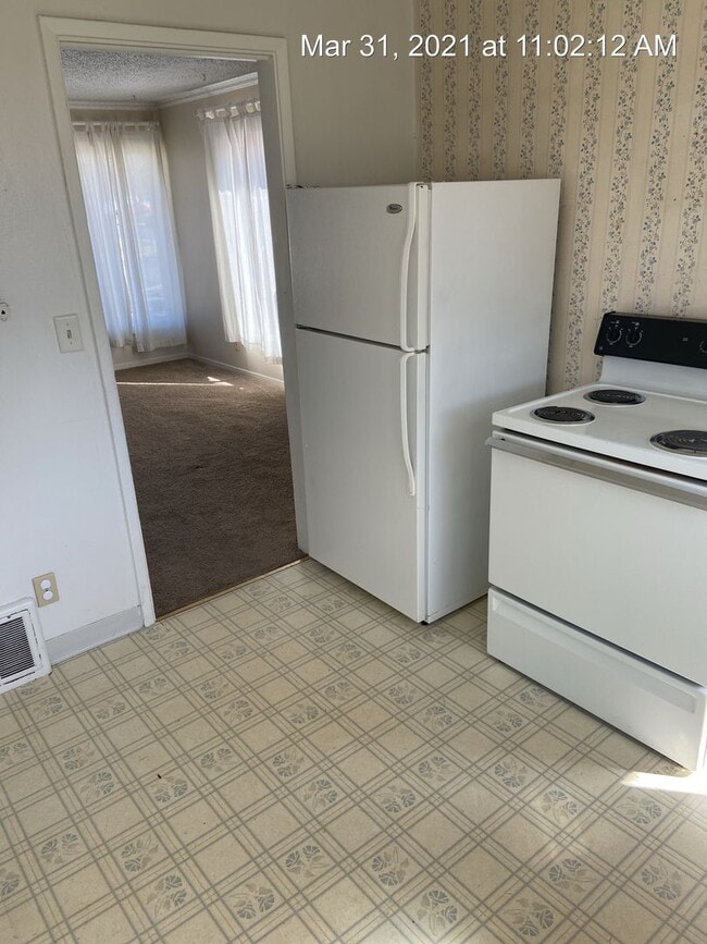 Building Photo - Northtown Area Home