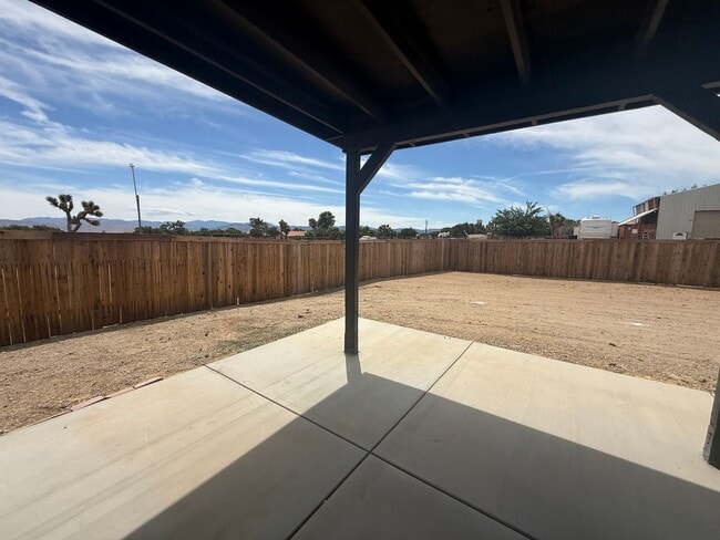 Building Photo - 12977 Cactus St