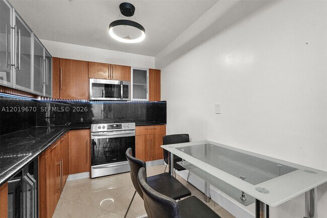 Building Photo - 3001 S Ocean Dr