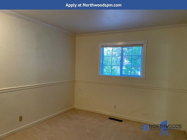Building Photo - 518 Girard Cir