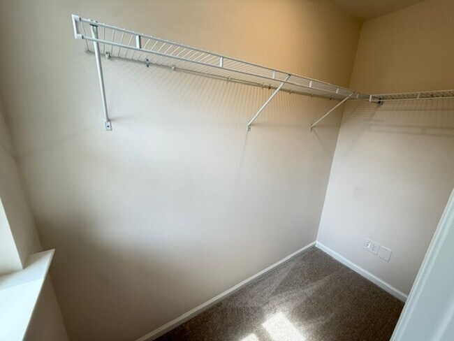 Building Photo - 463 Martins Creek Blvd