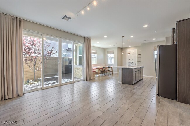 Building Photo - 904 Cottonwood Hl Pl