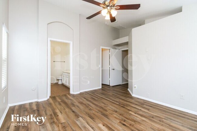 Building Photo - 29271 N Rosewood Dr