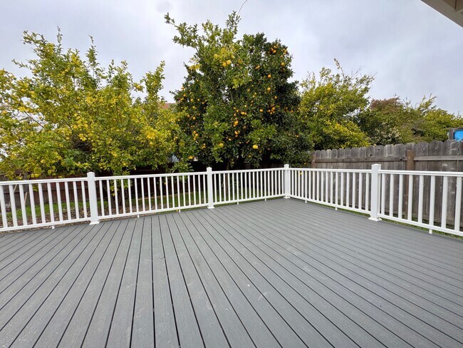 Building Photo - 900 Severus Dr