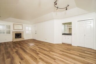 Building Photo - Fredericksburg_8415