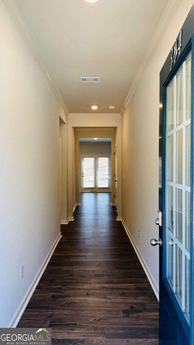 Building Photo - 304 Belmont Dr