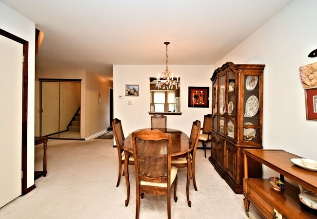 Building Photo - 3BR Townhome (Tapestry) with COUNCIL ROCK ...