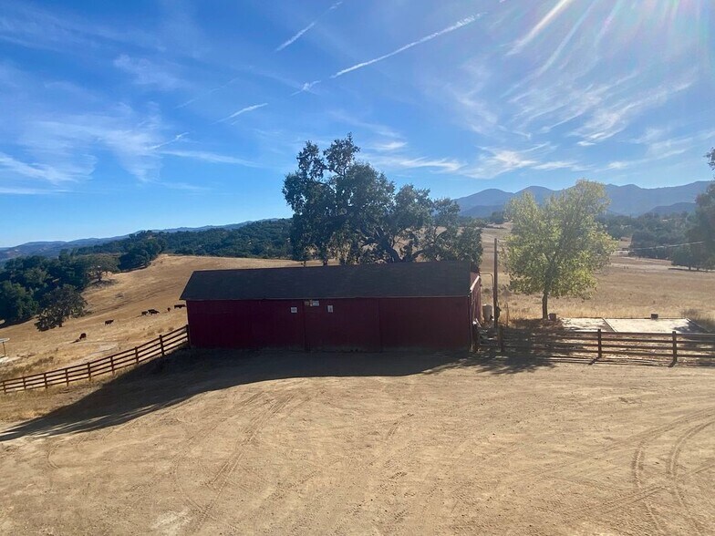 Building Photo - 2567 Hesperia Rd
