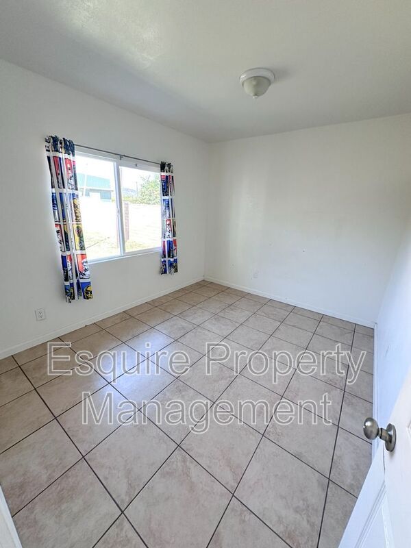 Building Photo - 12738 W Telegraph Rd