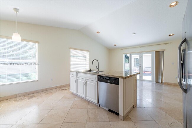 Building Photo - 1840 SW 135th Way