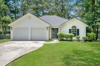 Building Photo - Spacious 3 Bedroom home