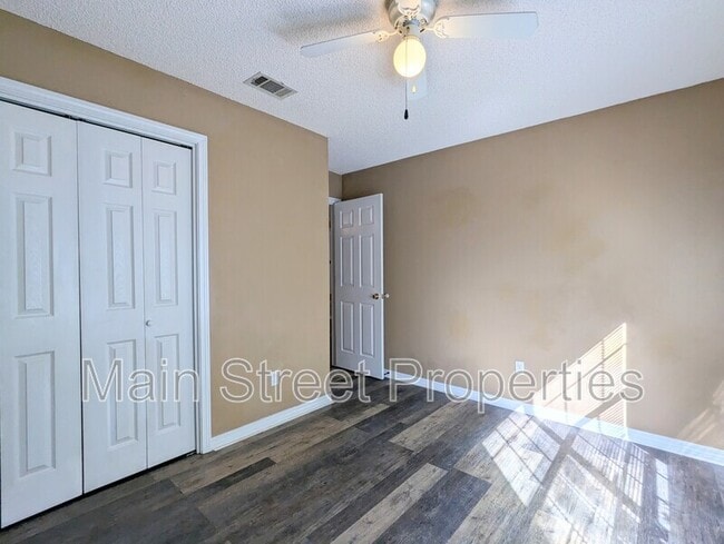 Building Photo - 1511 Galvin Ave
