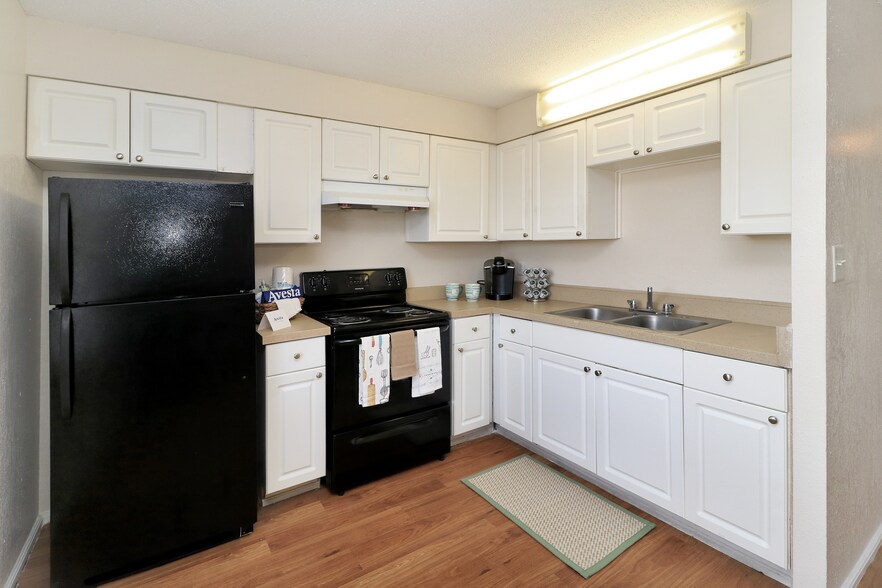 Interior Photo - Greenway