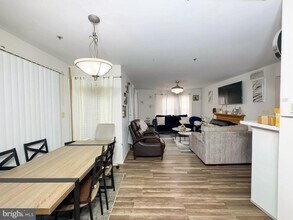 Building Photo - 13560 Lord Sterling Pl