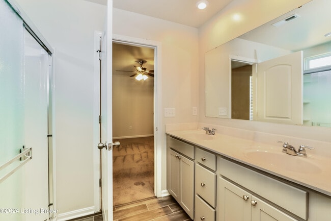 Building Photo - 443 Vildana Wy