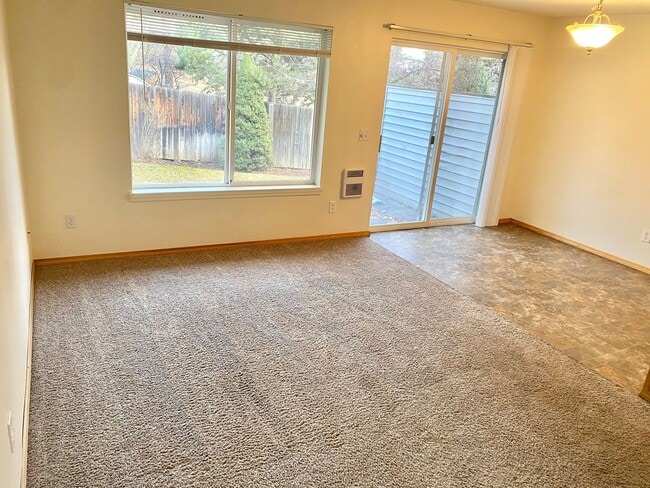 Building Photo - 1700nw9