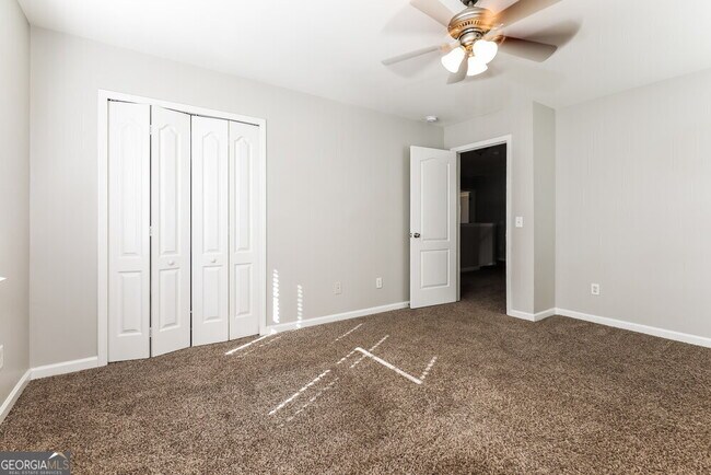 Building Photo - 2420 McIntosh Dr