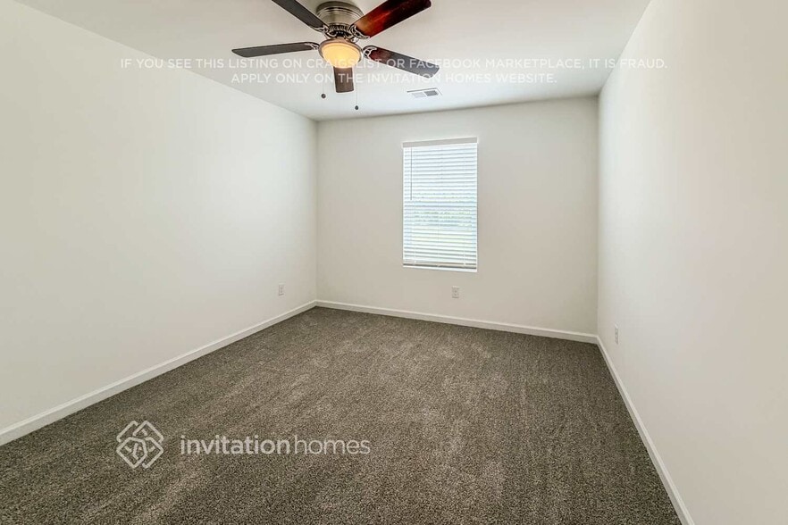 Building Photo - 263 W Millbrook Dr